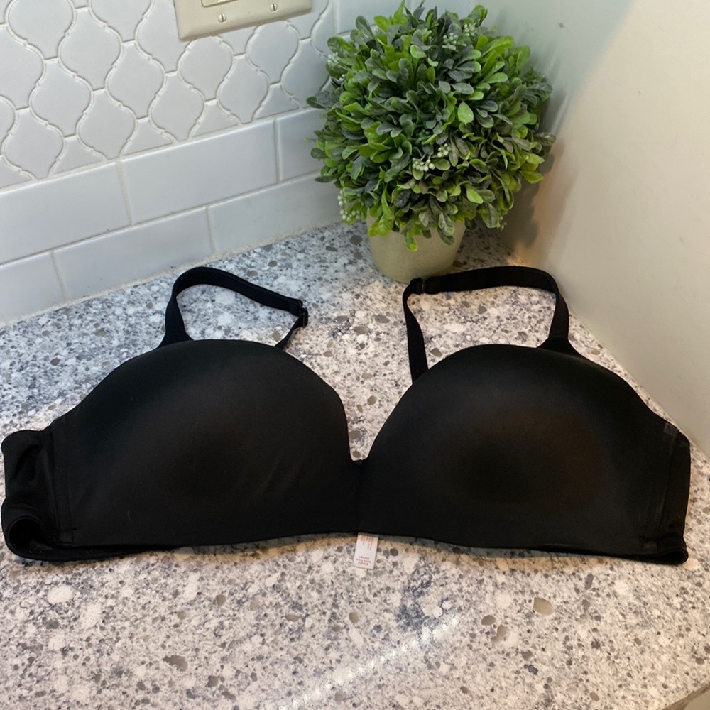 Cacique black molded cup no wire bra size 50 C